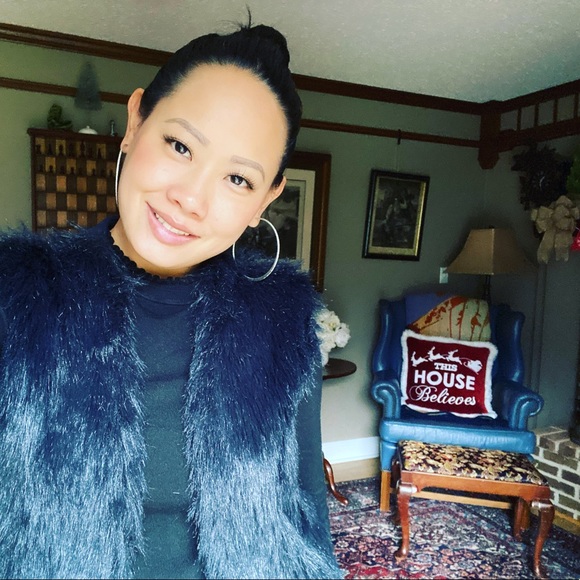 Meet your Posher, May ♥️ - Picture 7 of 7